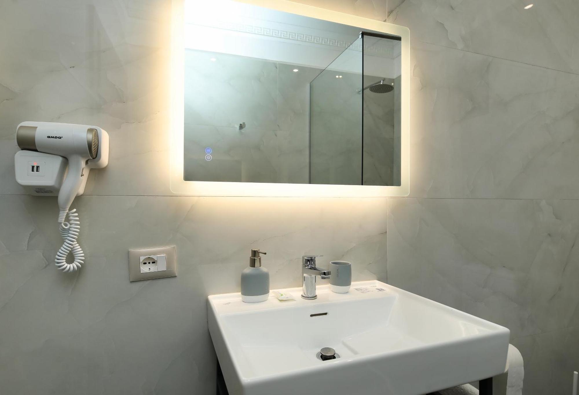 Hotel Salvadore Vlora Kültér fotó